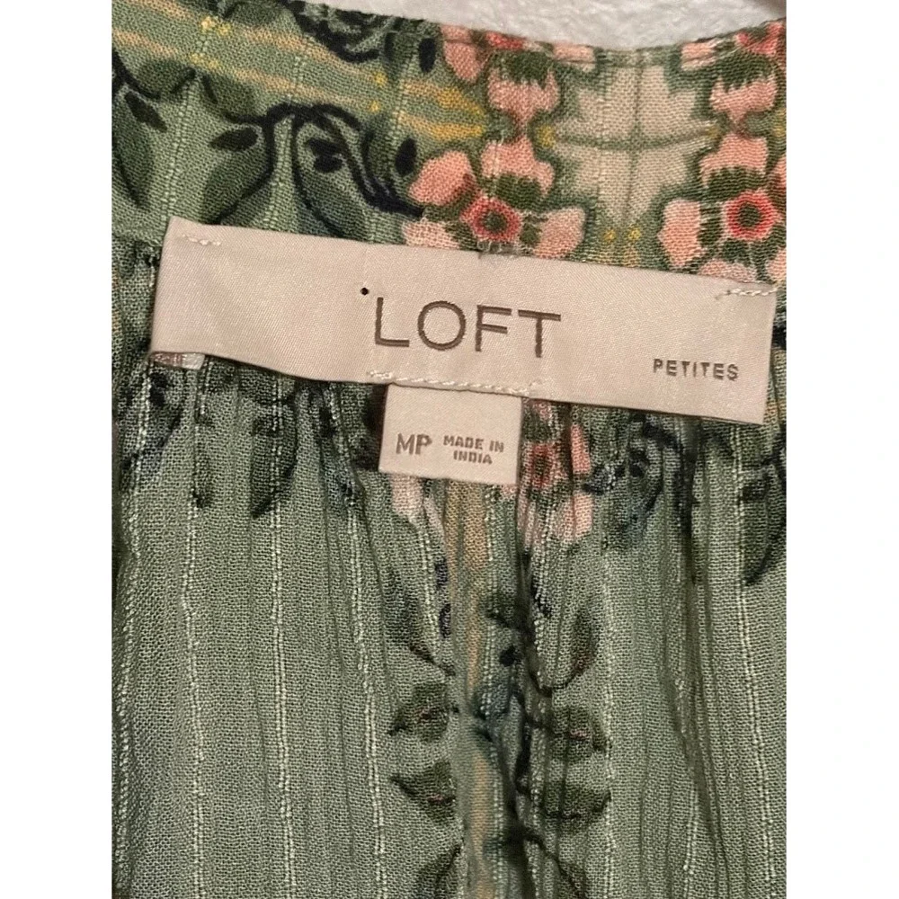 LOFT Petites Sage Green Floral Lattice Split Neck Puff Sleeve Blouse MP 10319